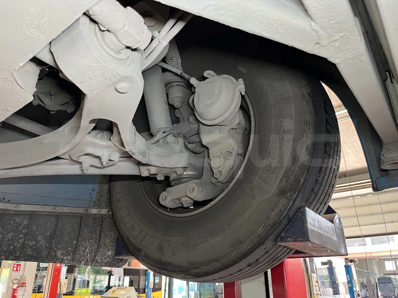 Iveco Crossway - First Axle Left Side