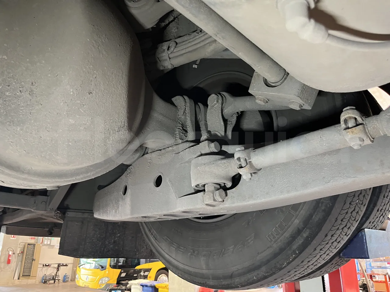 Iveco Crossway - Third Axle Right Side