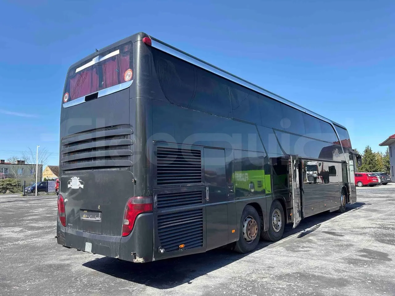 Setra S431   DT - Euro5 - 375kW - 13.870mt - 3/4 right rear doors open