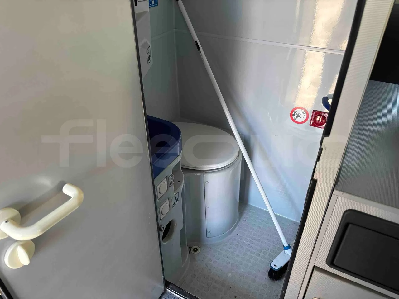 Setra S431   DT - Euro5 - 375kW - 13.870mt - toilette accessories photo