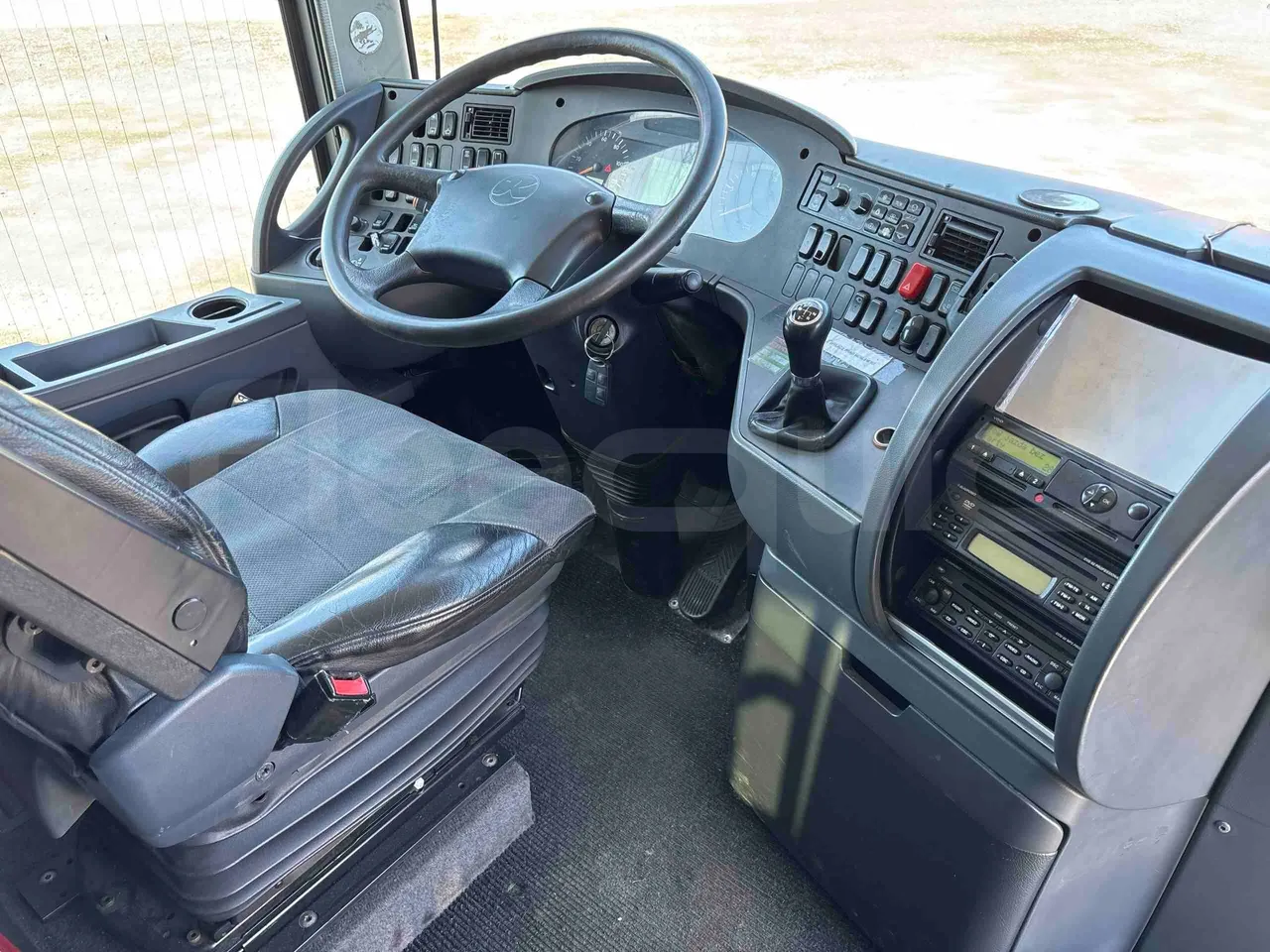 Setra S431   DT - Euro5 - 375kW - 13.870mt - buttons panels on