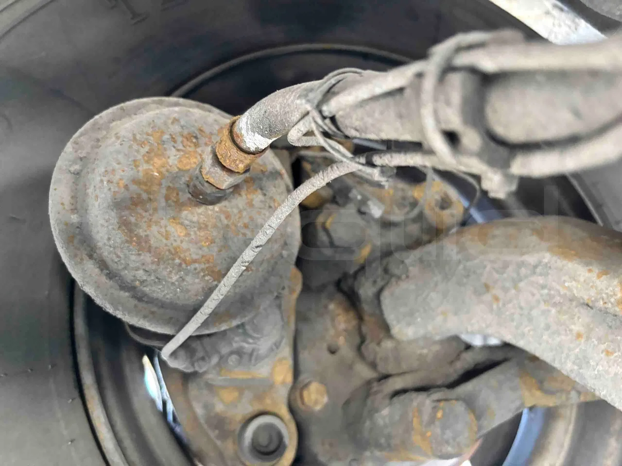 Setra S431   DT - Euro5 - 375kW - 13.870mt - axel 3 caliper brakes left