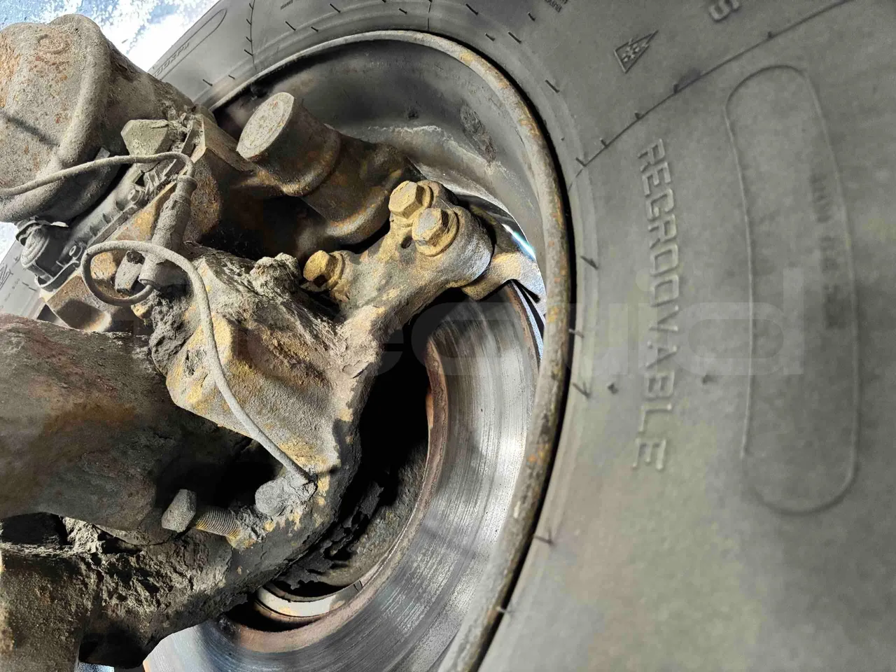 Setra S431   DT - Euro5 - 375kW - 13.870mt - axel 3 discs left