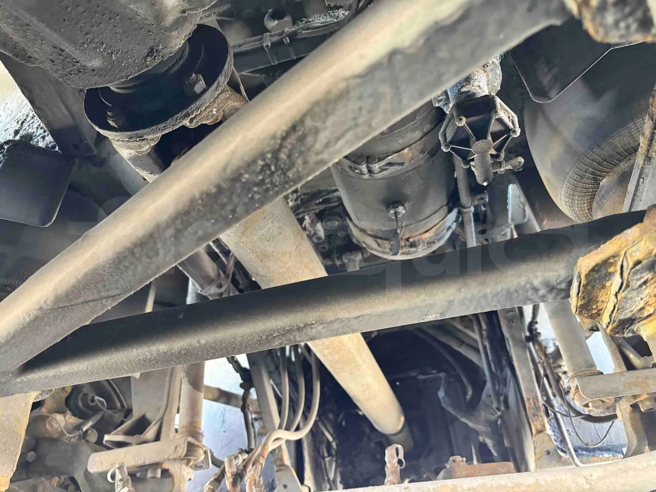 Setra S431   DT - Euro5 - 375kW - 13.870mt - driveshaft photo