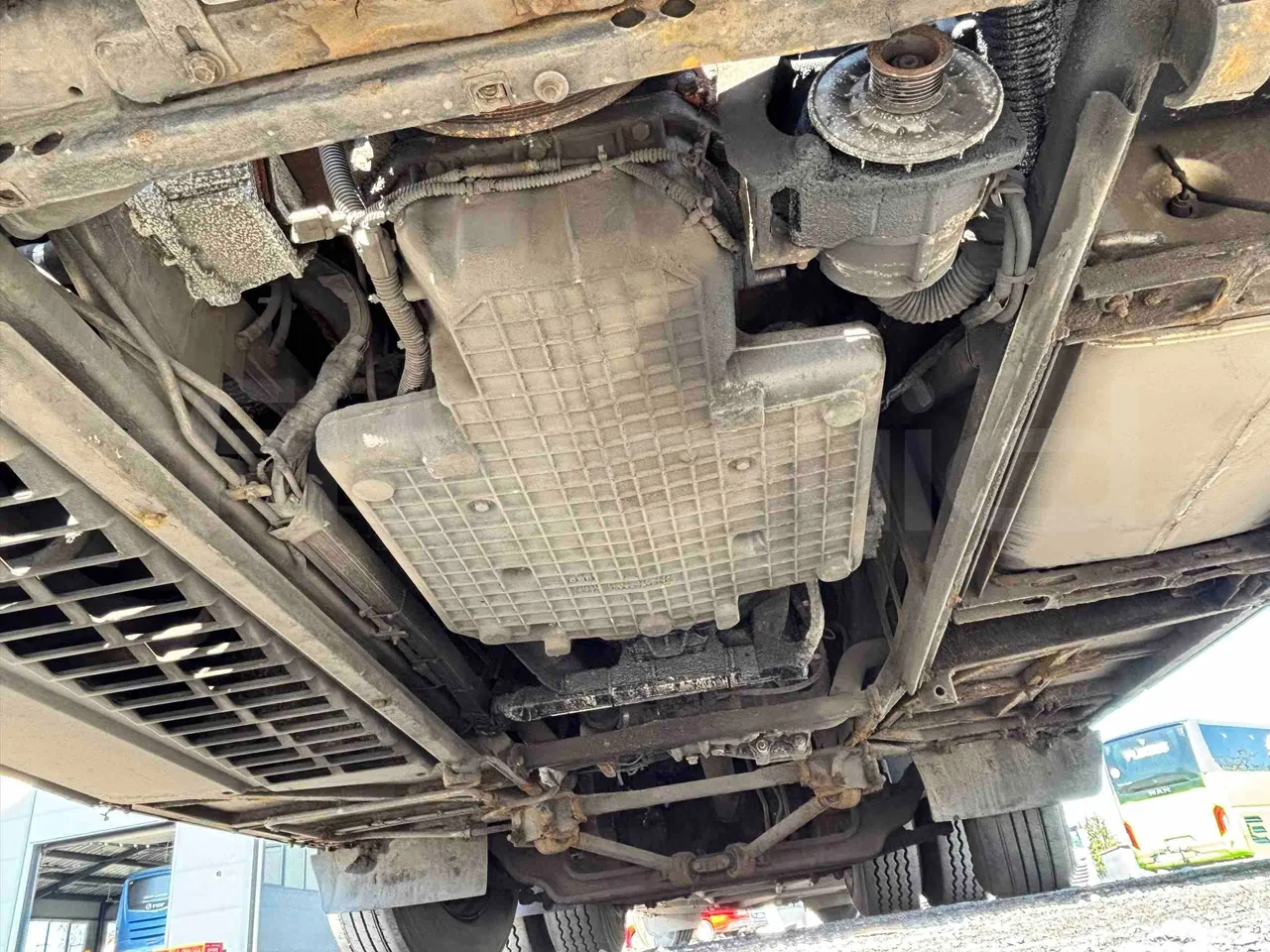 Setra S431   DT - Euro5 - 375kW - 13.870mt - engine without protection