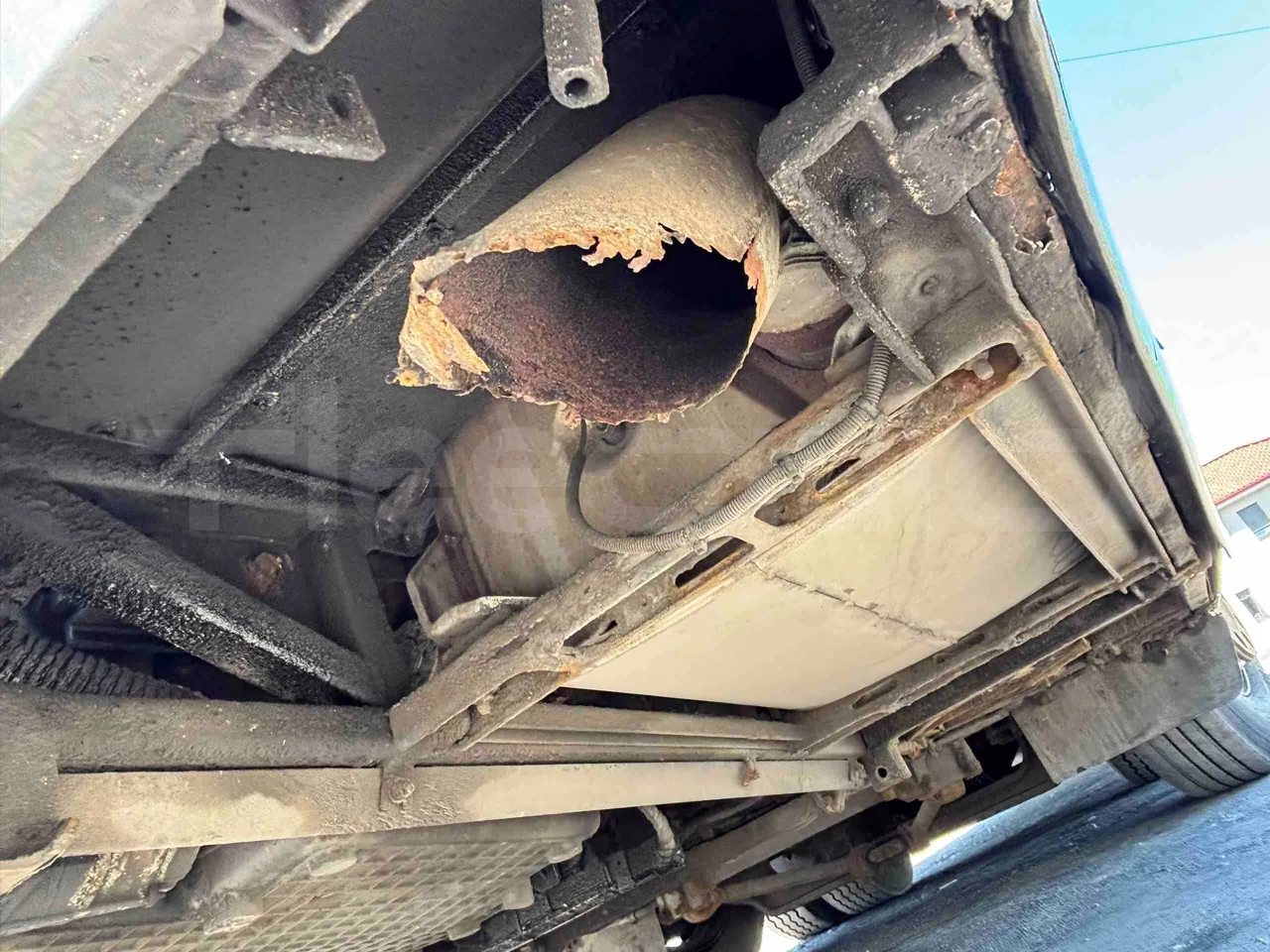 Setra S431   DT - Euro5 - 375kW - 13.870mt - exhaust photo