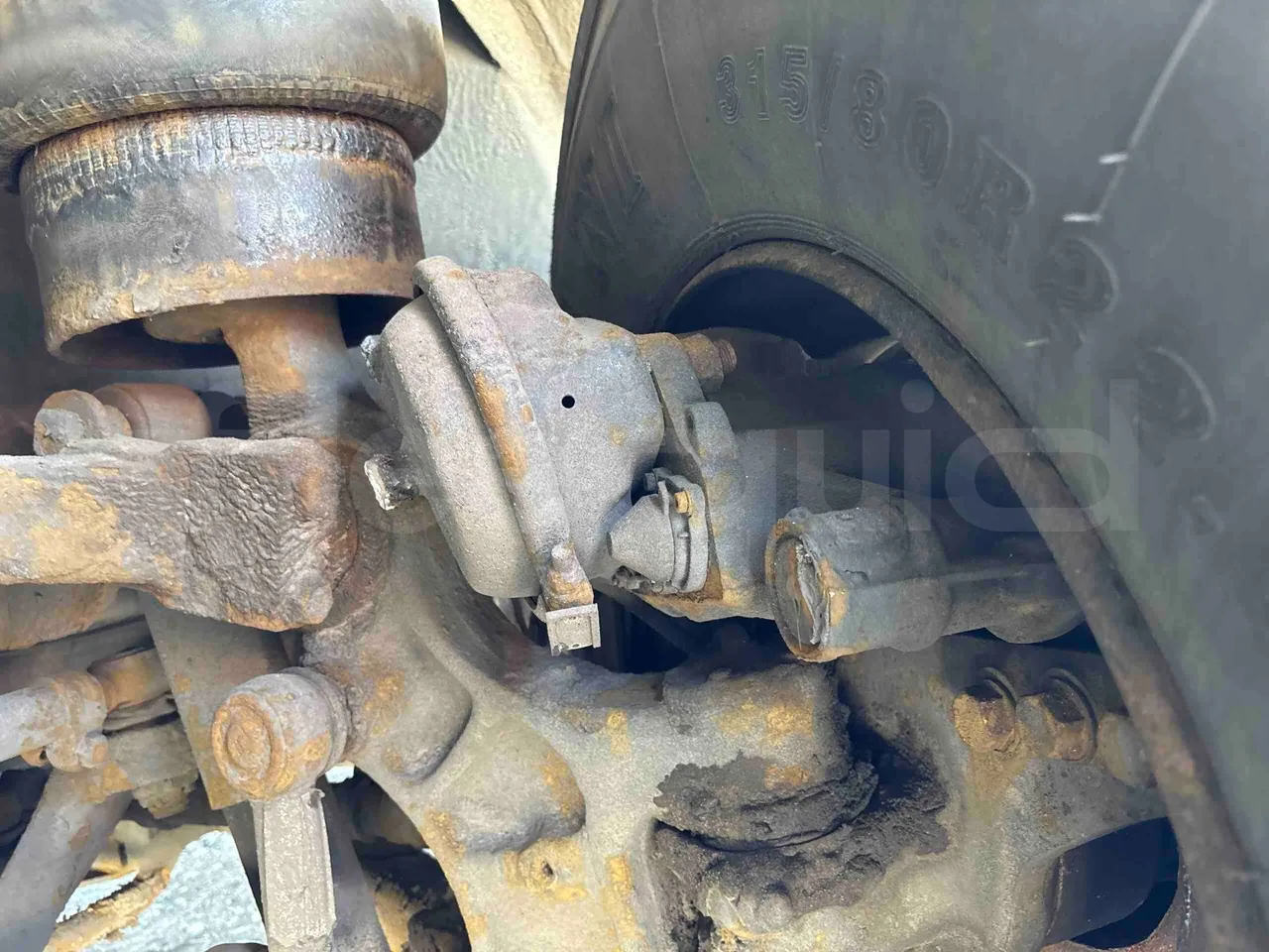 Setra S431   DT - Euro5 - 375kW - 13.870mt - front brake calipers left