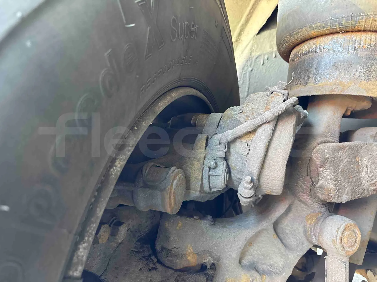 Setra S431   DT - Euro5 - 375kW - 13.870mt - front brake calipers right