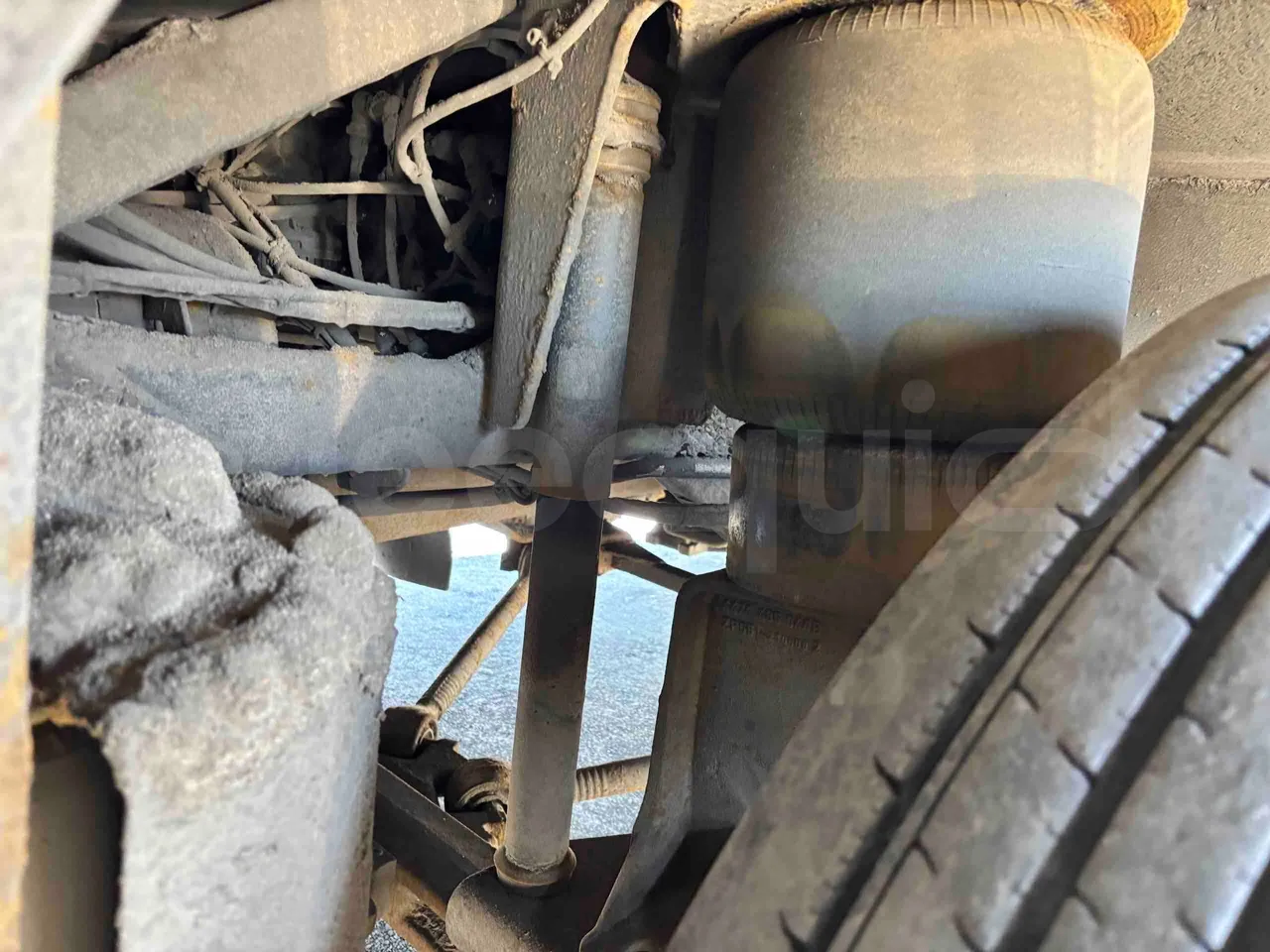 Setra S431   DT - Euro5 - 375kW - 13.870mt - axel 3 shock absorbers 1 left