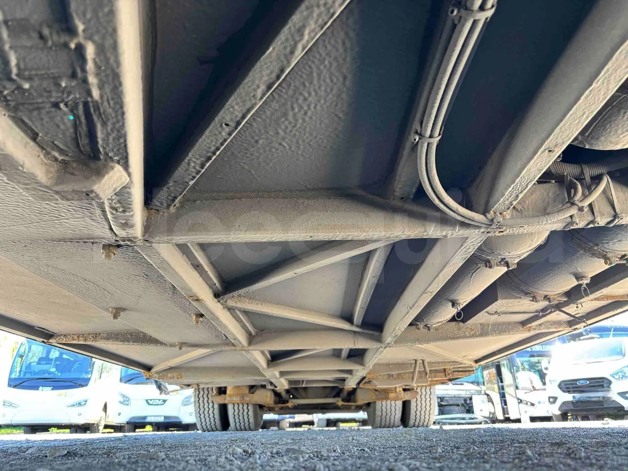 Setra S431   DT - Euro5 - 375kW - 13.870mt - central undercarriage photo