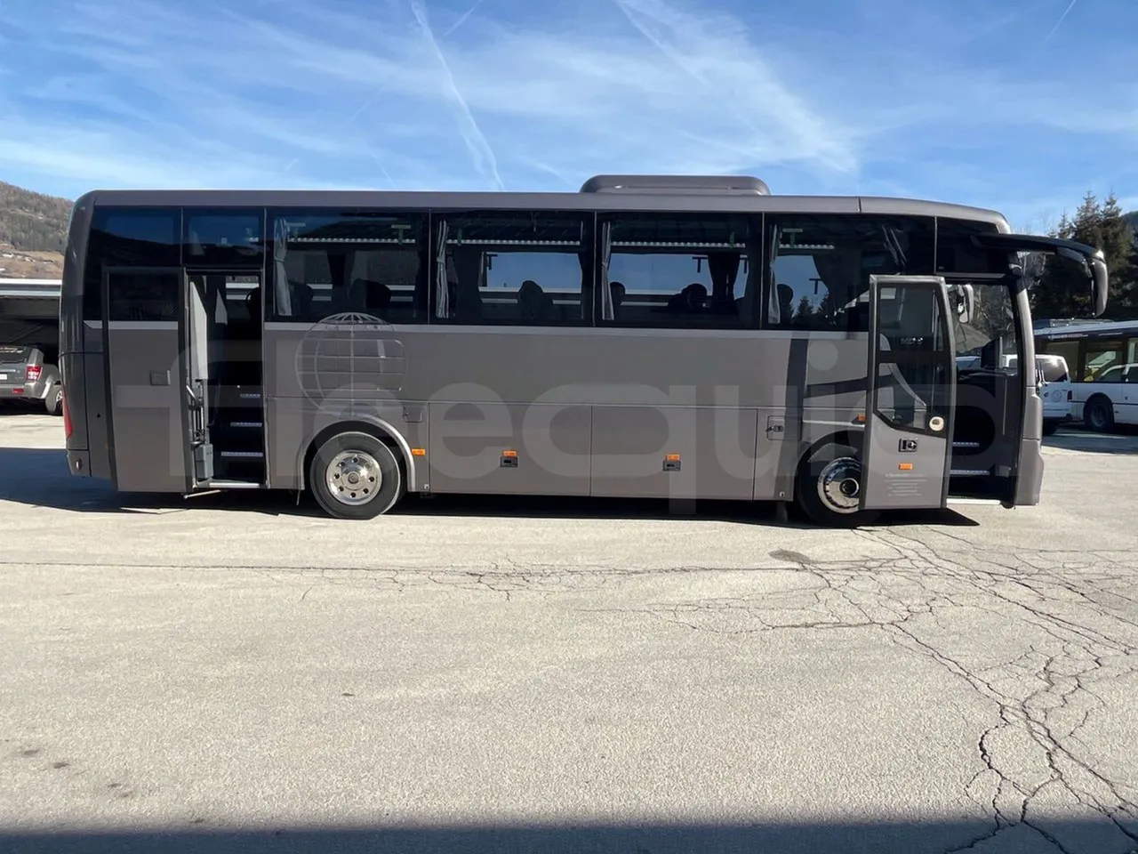 Temsa MD9 A/A3J/1L - Euro 6 - 213 kW - 9.480 mt - 3/4 right rear doors closed