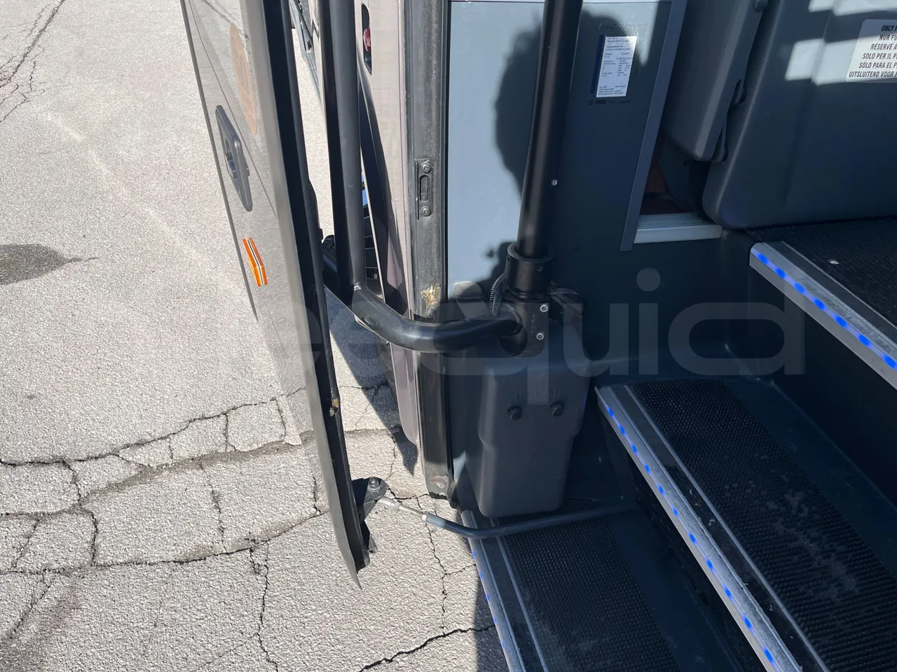 Temsa MD9 A/A3J/1L - Euro 6 - 213 kW - 9.480 mt - door mechanism photo