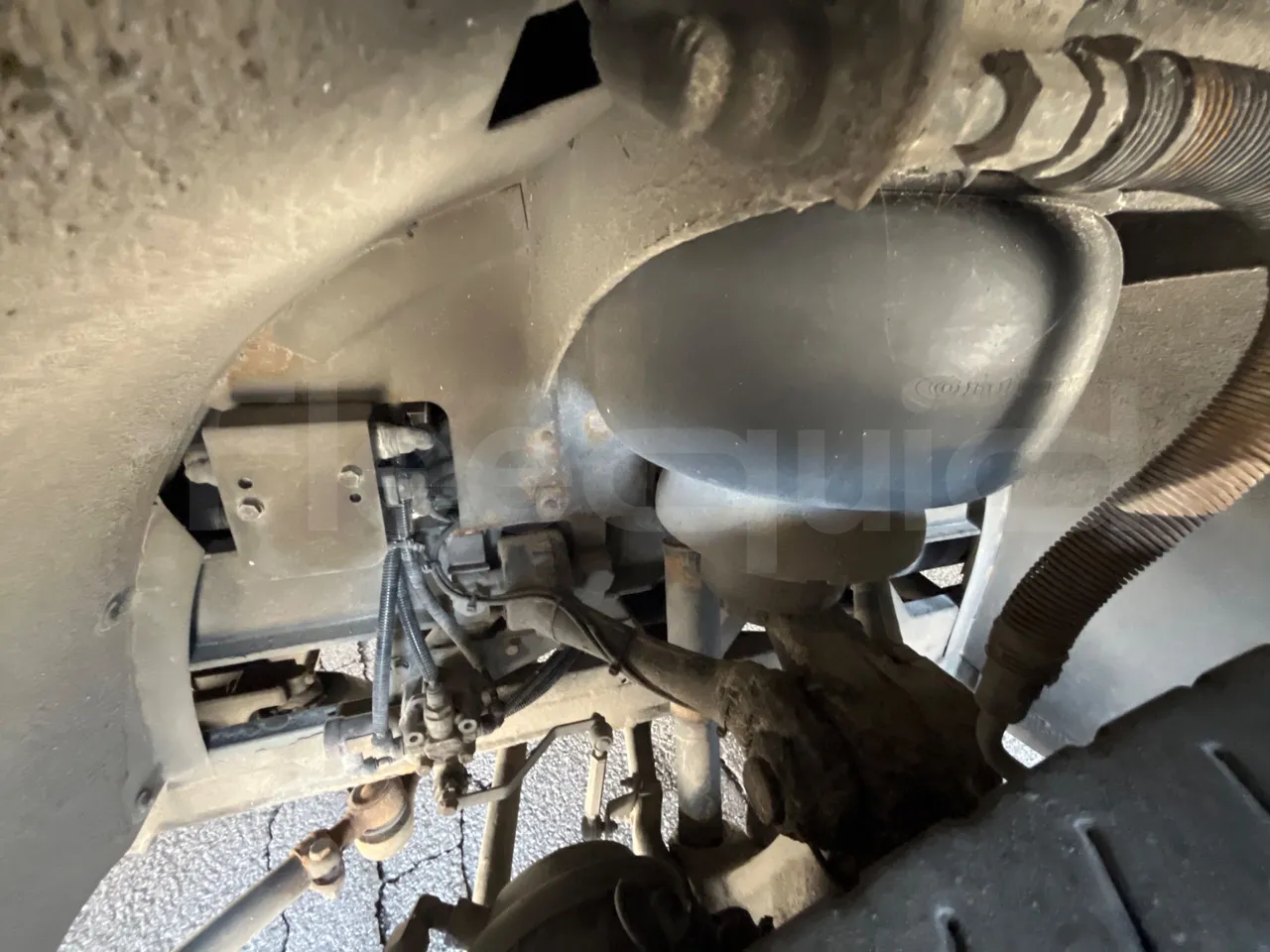 Temsa MD9 A/A3J/1L - Euro 6 - 213 kW - 9.480 mt - front brake calipers left