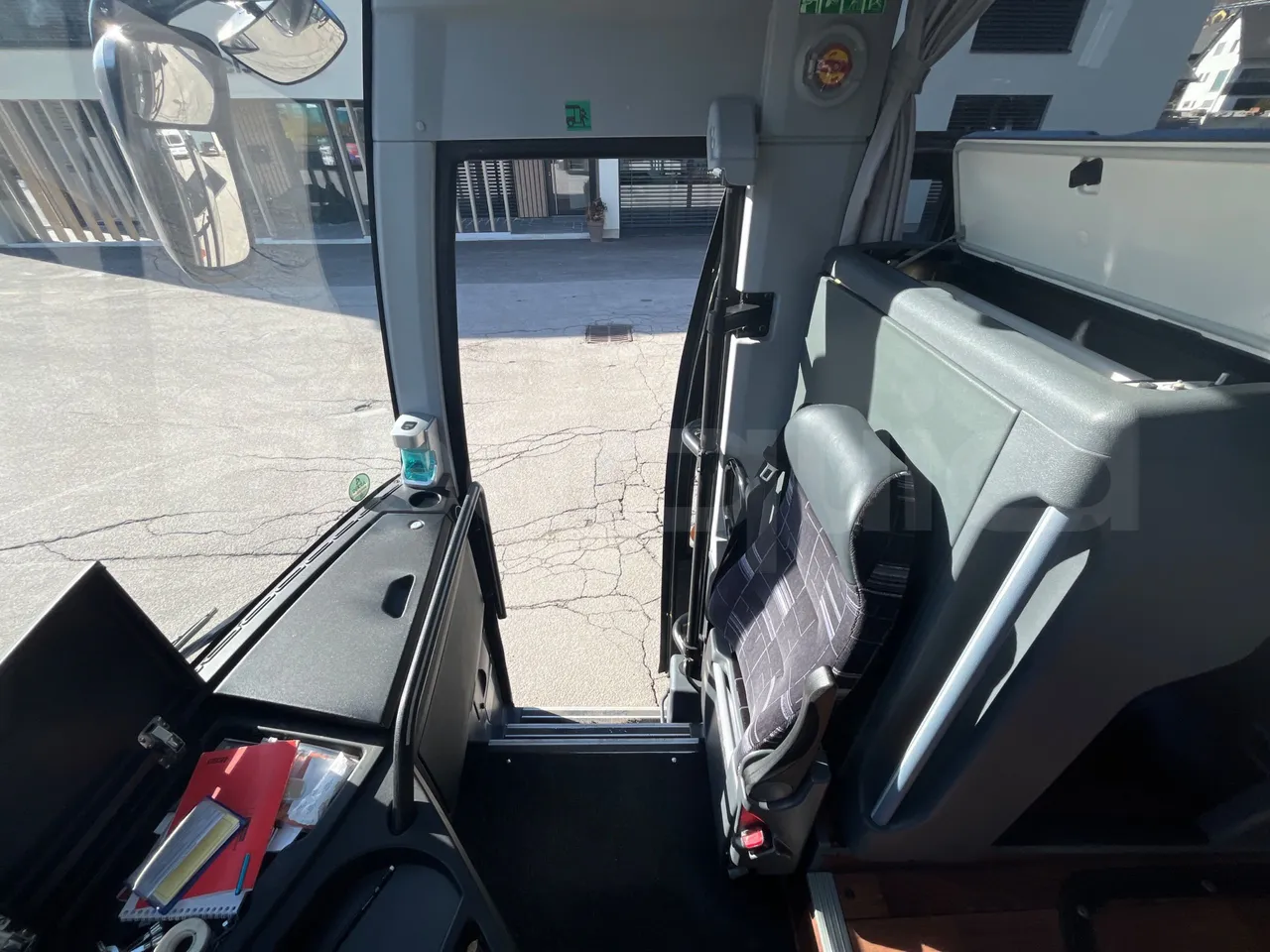 Temsa MD9 A/A3J/1L - Euro 6 - 213 kW - 9.480 mt - handrails photo