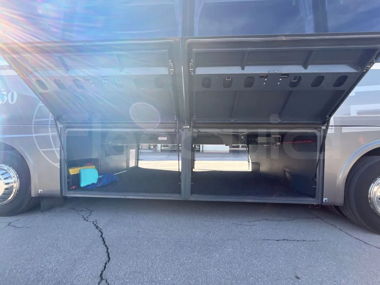 Temsa MD9 A/A3J/1L - Euro 6 - 213 kW - 9.480 mt - luggage rack photo