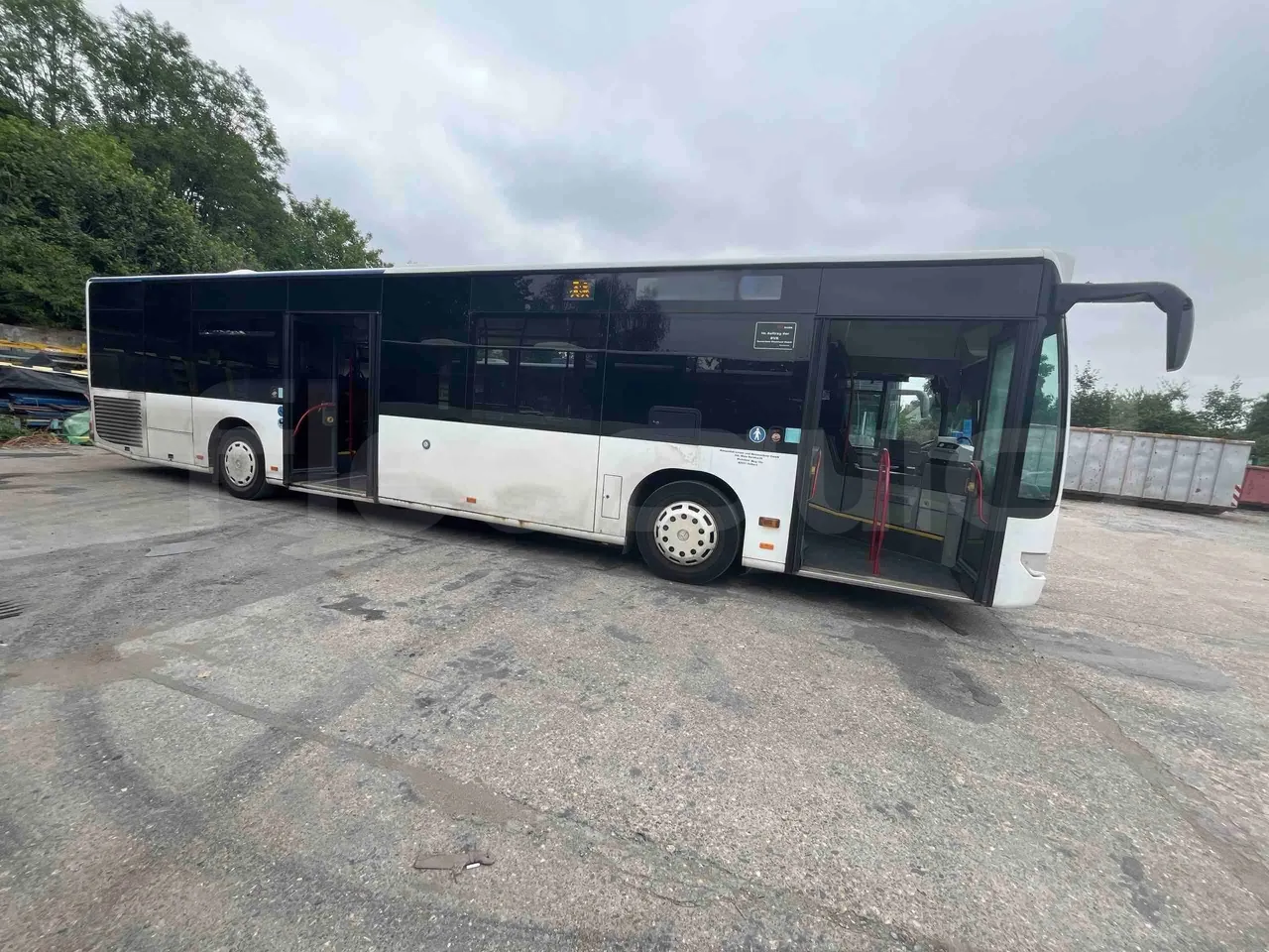Mercedes-Benz Citaro - Right Side Doors Open