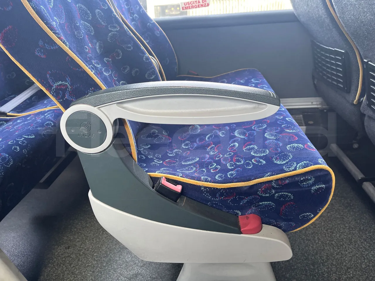 Irizar Scania K380EB - EUR4 - 279kW - 12m - armrest detail photo