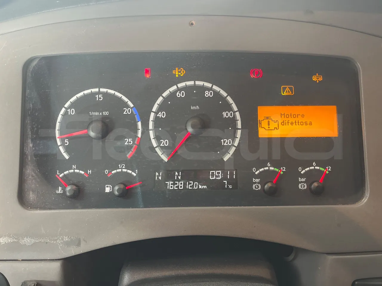 Irizar Scania K380EB - EUR4 - 279kW - 12m - dashboard lights on