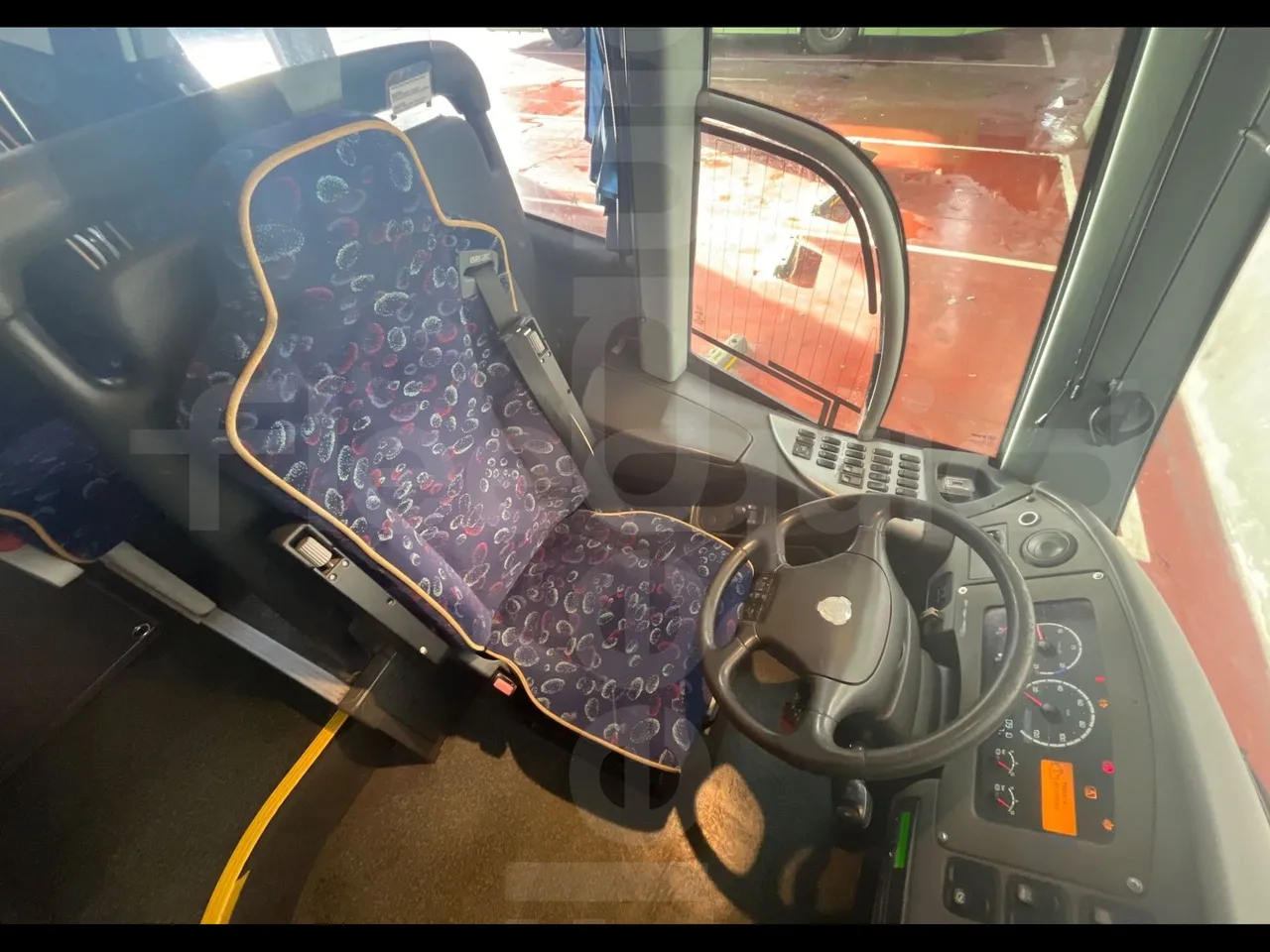 Irizar Scania K380EB - EUR4 - 279kW - 12m - driver's seat photo