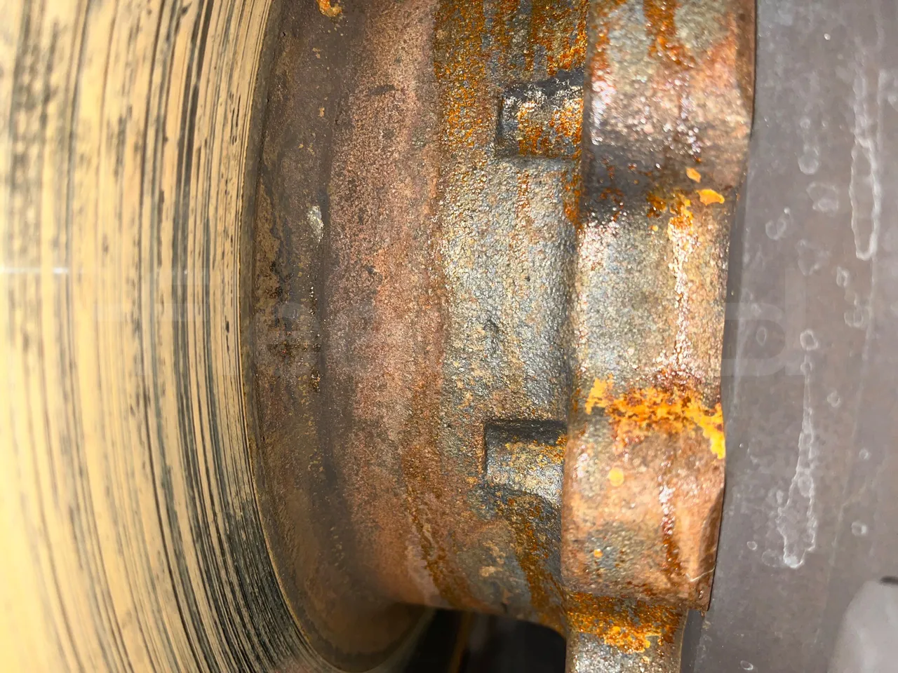 Irizar Scania K380EB - EUR4 - 279kW - 12m - front discs left