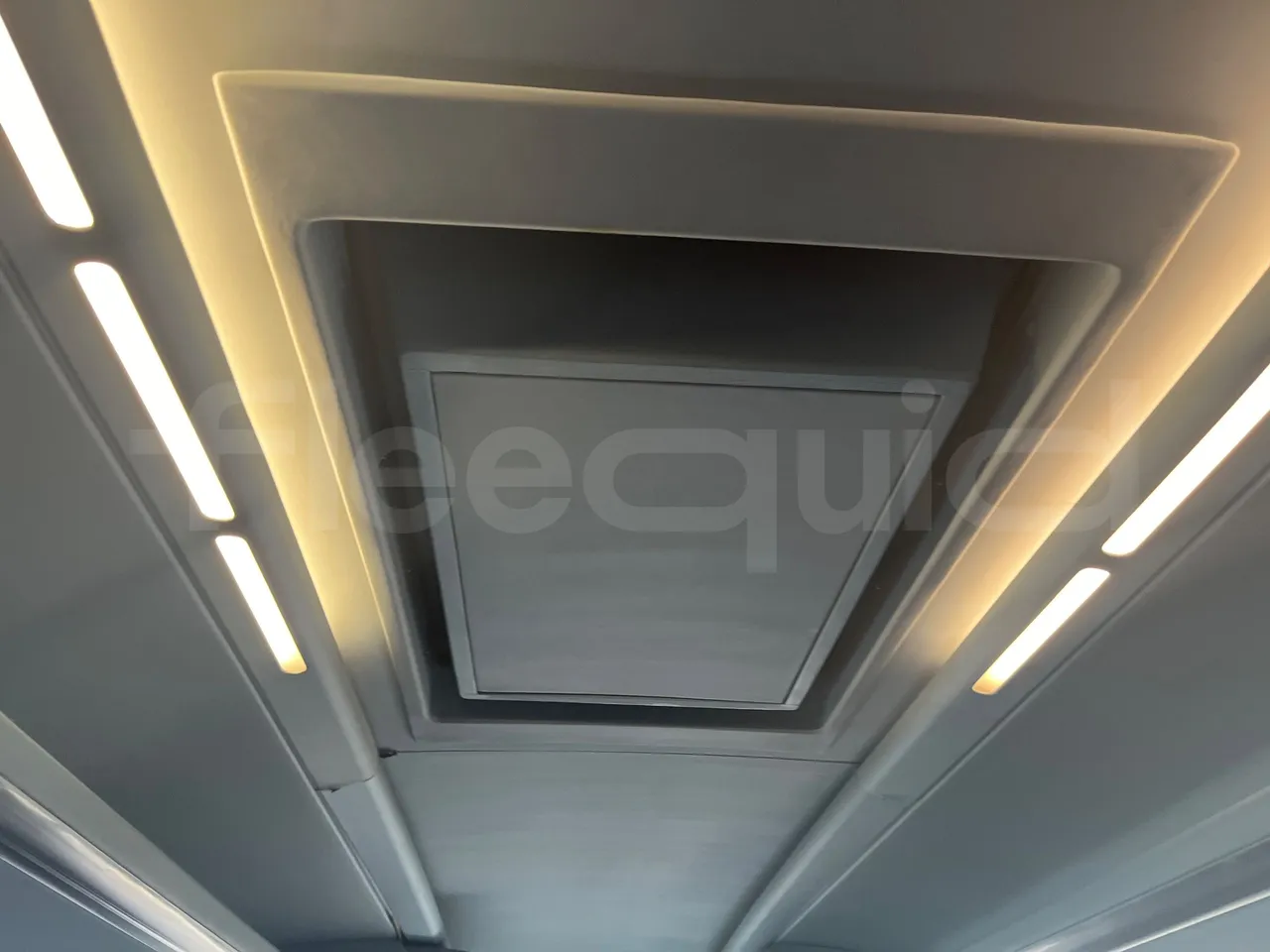 Irizar Scania K380EB - EUR4 - 279kW - 12m - roof hatch 2