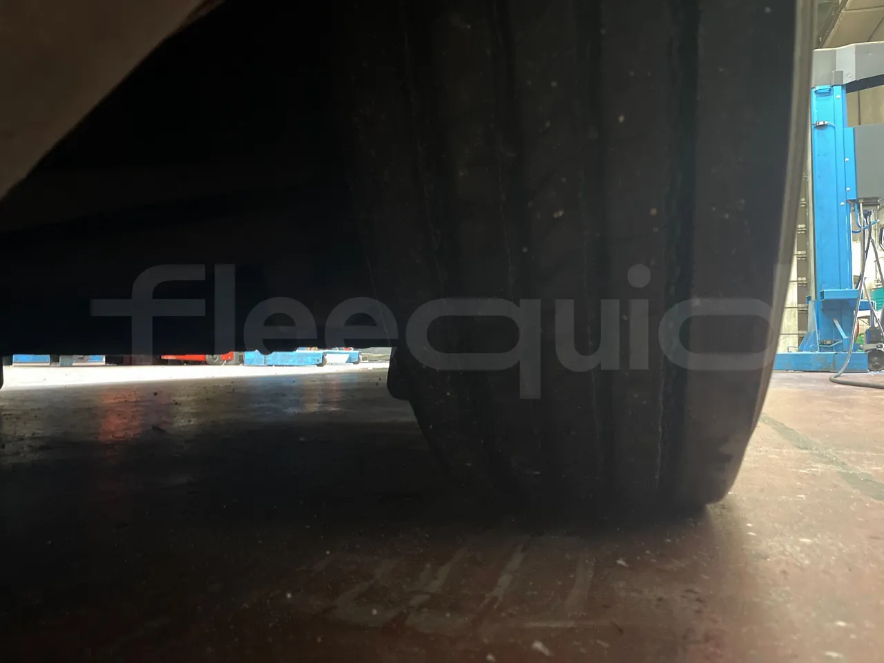 Irizar Scania K380EB - EUR4 - 279kW - 12m - tread condition front tires left