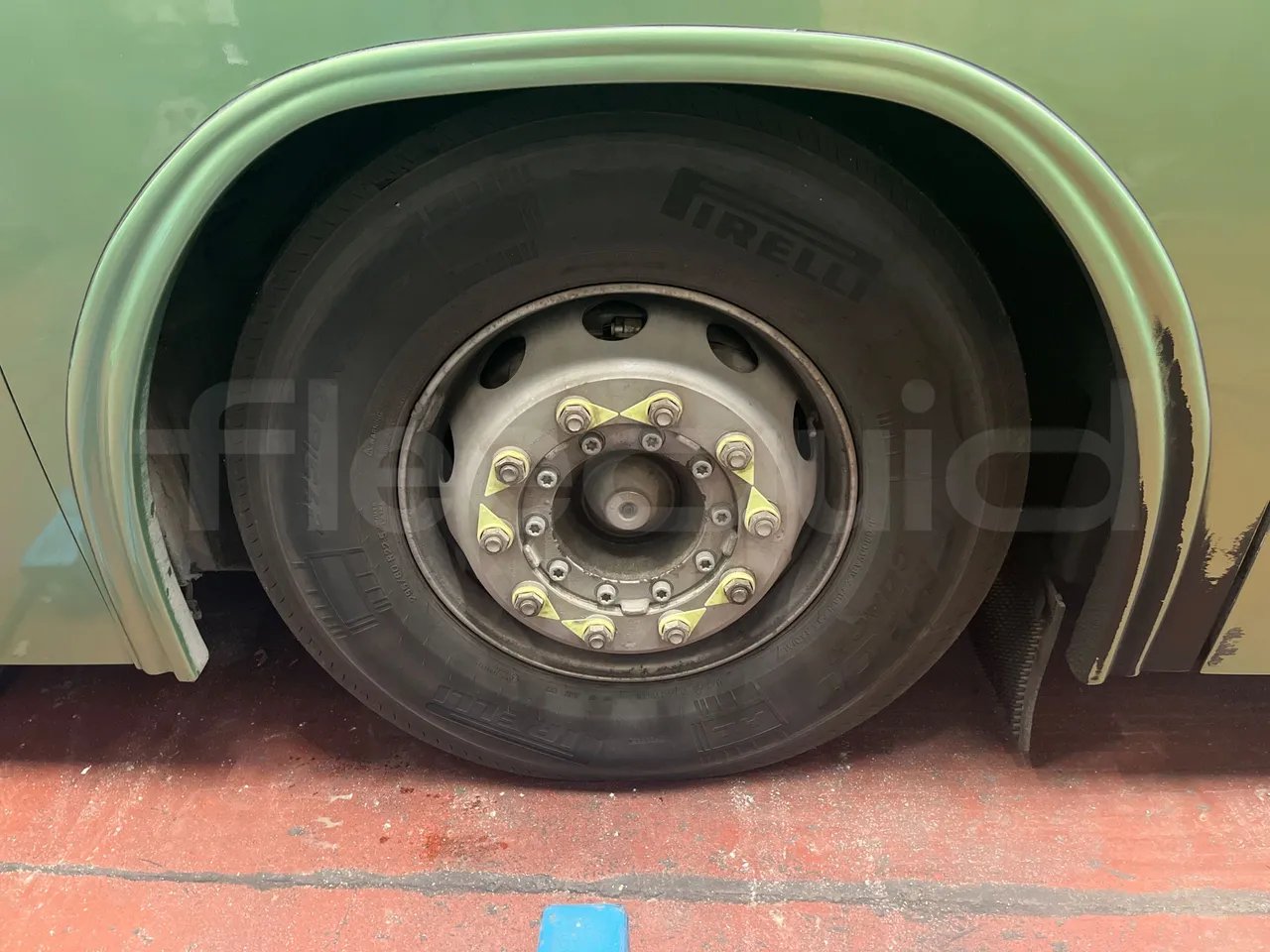 Irizar Scania K380EB - EUR4 - 279kW - 12m - front left tire measurements