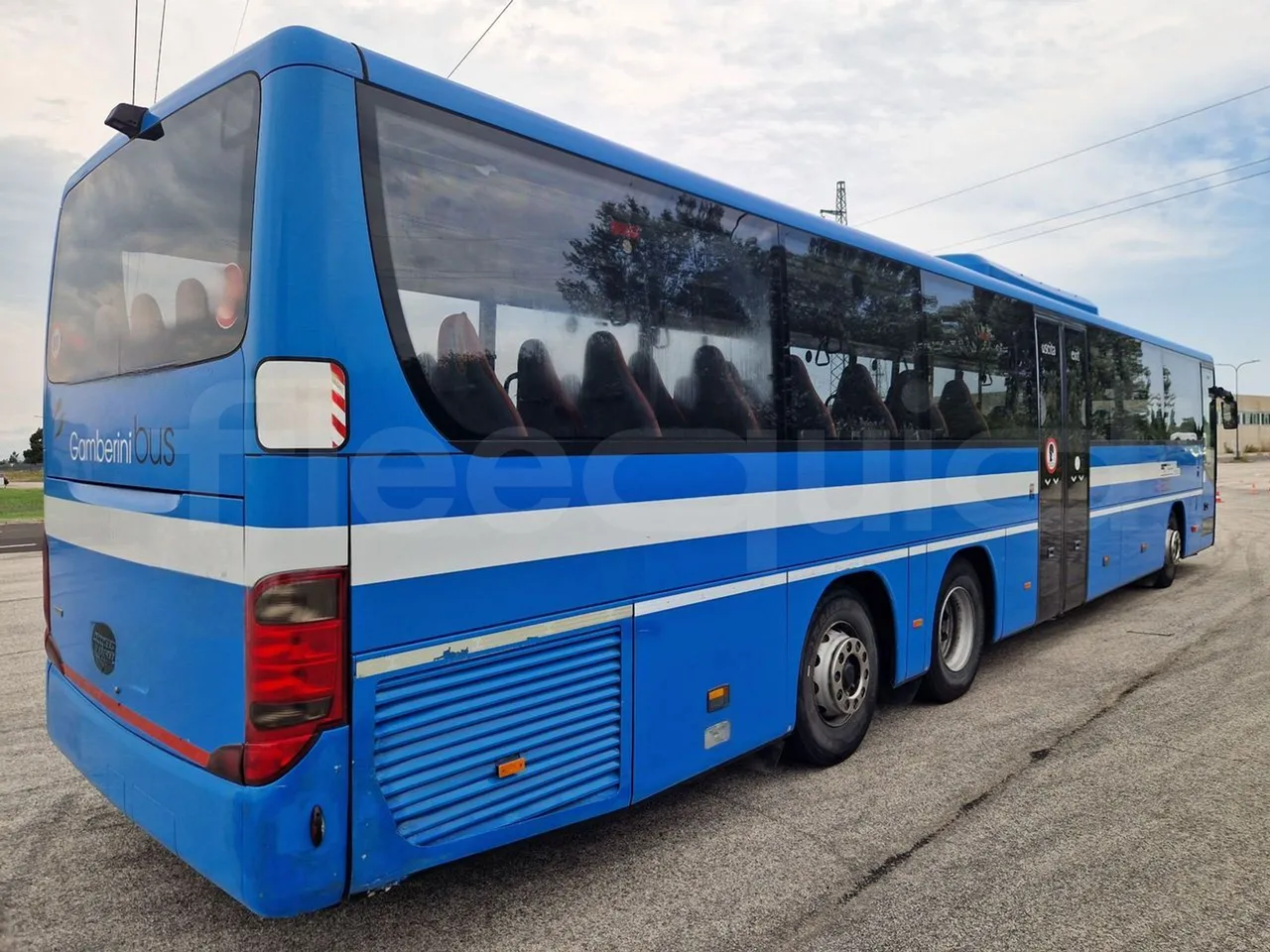 Setra S417 S417 UL/ Euro 5 - 260 Kw - 14,030 Mt - 3/4 right rear doors closed