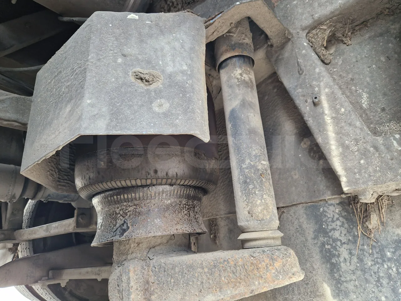 Setra S417 S417 UL/ Euro 5 - 260 Kw - 14,030 Mt - axel 2 air springs 1 right