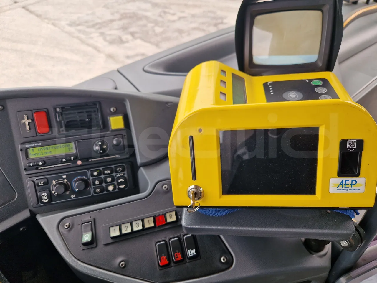 Setra S417 S417 UL/ Euro 5 - 260 Kw - 14,030 Mt - onboard devices 1