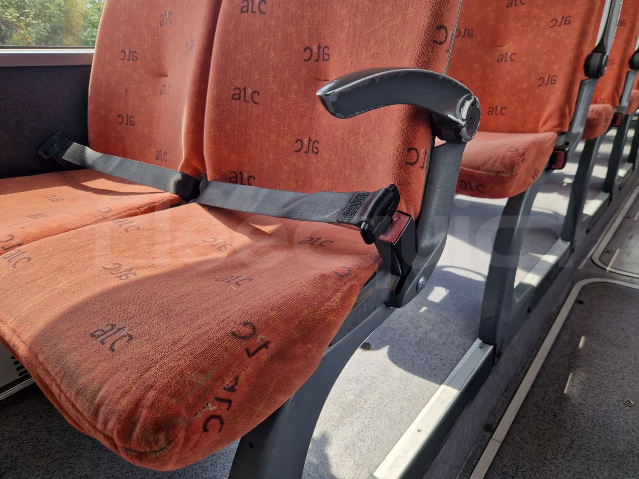 Setra S417 S417 UL/ Euro 5 - 260 Kw - 14,030 Mt - armrest detail photo