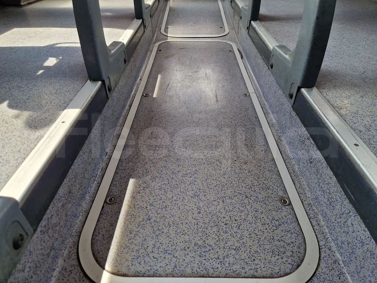 Setra S417 S417 UL/ Euro 5 - 260 Kw - 14,030 Mt - floor hatches photo