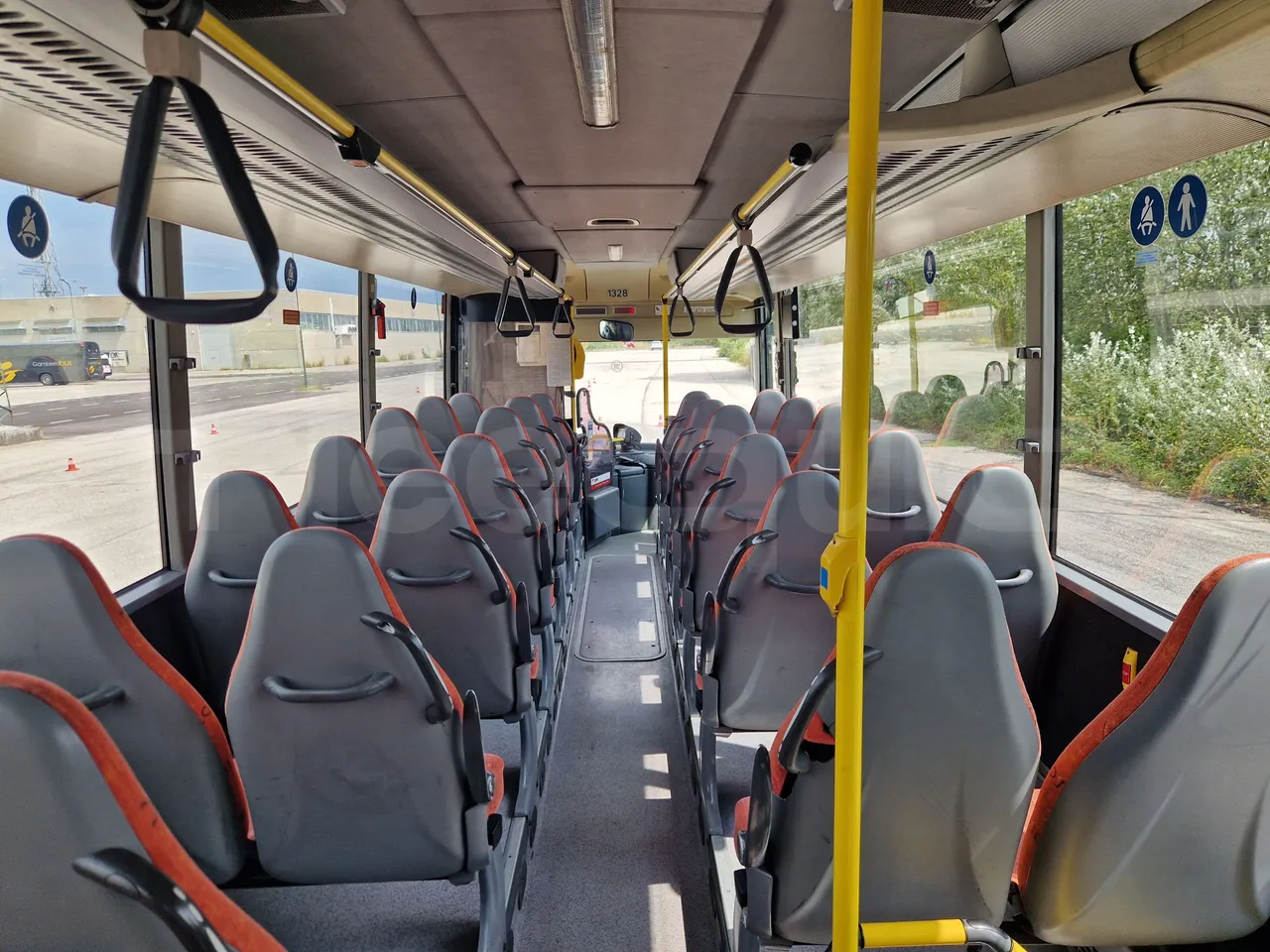 Setra S417 S417 UL/ Euro 5 - 260 Kw - 14,030 Mt - forward view all seats last row height