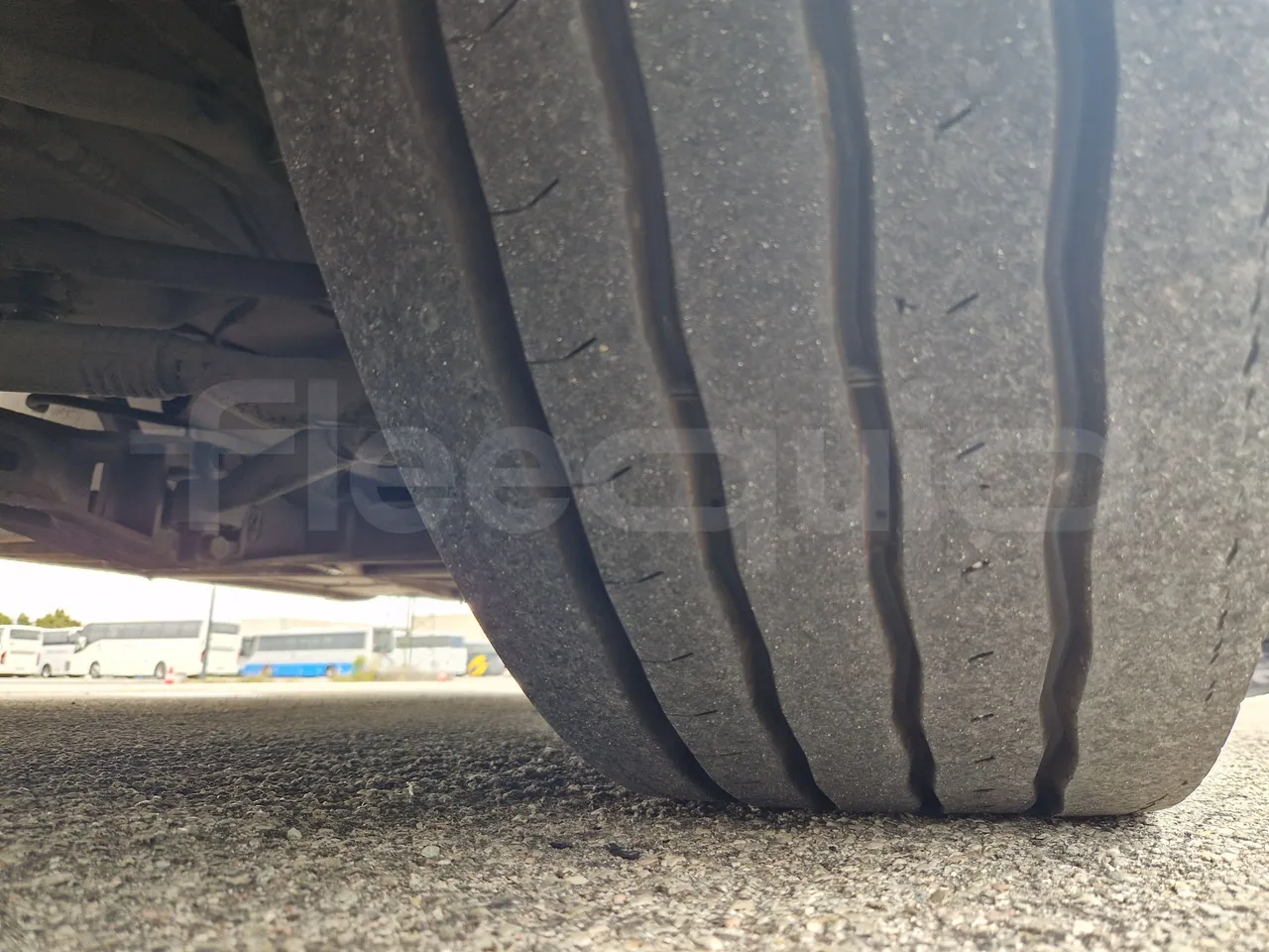 Setra S417 S417 UL/ Euro 5 - 260 Kw - 14,030 Mt - tread condition front tires right