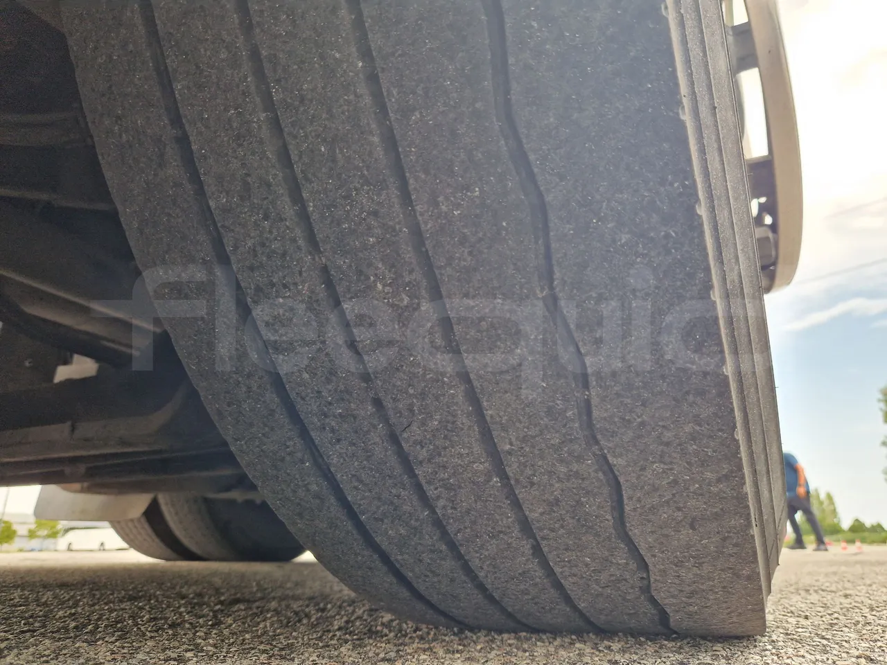 Setra S417 S417 UL/ Euro 5 - 260 Kw - 14,030 Mt - tread condition second axle tires left