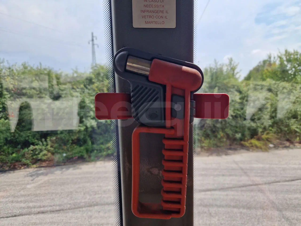 Setra S417 S417 UL/ Euro 5 - 260 Kw - 14,030 Mt - power outlets detail