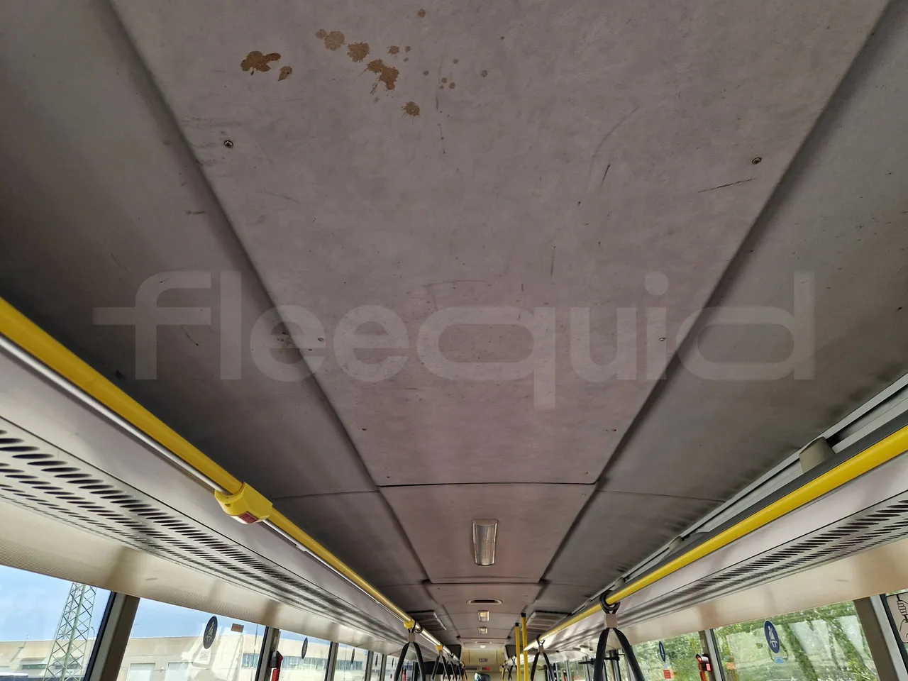 Setra S417 S417 UL/ Euro 5 - 260 Kw - 14,030 Mt - overhead compartments photo