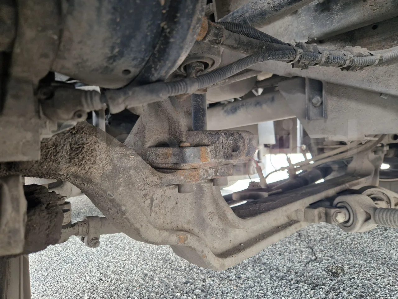 Setra S417 S417 UL/ Euro 5 - 260 Kw - 14,030 Mt - axel 3 shock absorbers 1 left