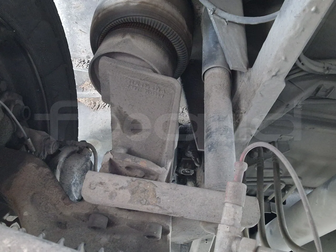 Setra S417 S417 UL/ Euro 5 - 260 Kw - 14,030 Mt - axel 3 shock absorbers 2 left