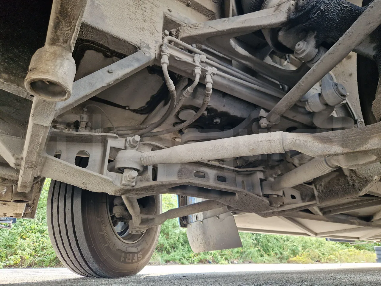 Setra S417 S417 UL/ Euro 5 - 260 Kw - 14,030 Mt - front axle right side