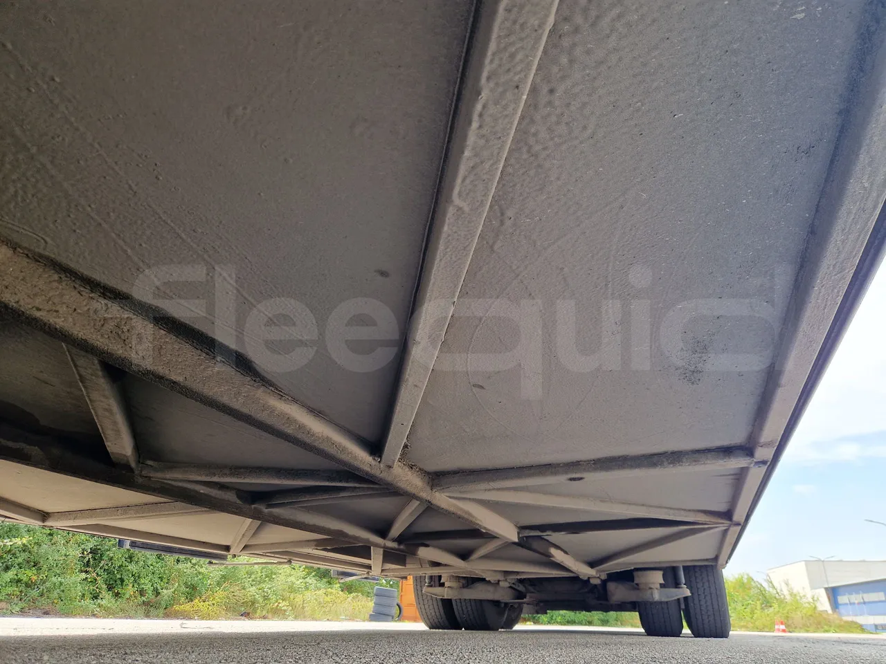 Setra S417 S417 UL/ Euro 5 - 260 Kw - 14,030 Mt - central undercarriage photo