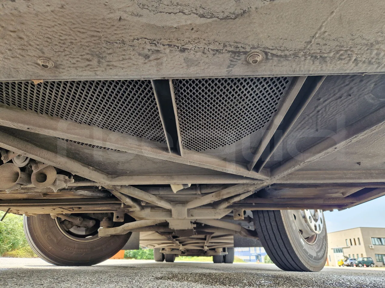 Setra S417 S417 UL/ Euro 5 - 260 Kw - 14,030 Mt - front undercarriage from front