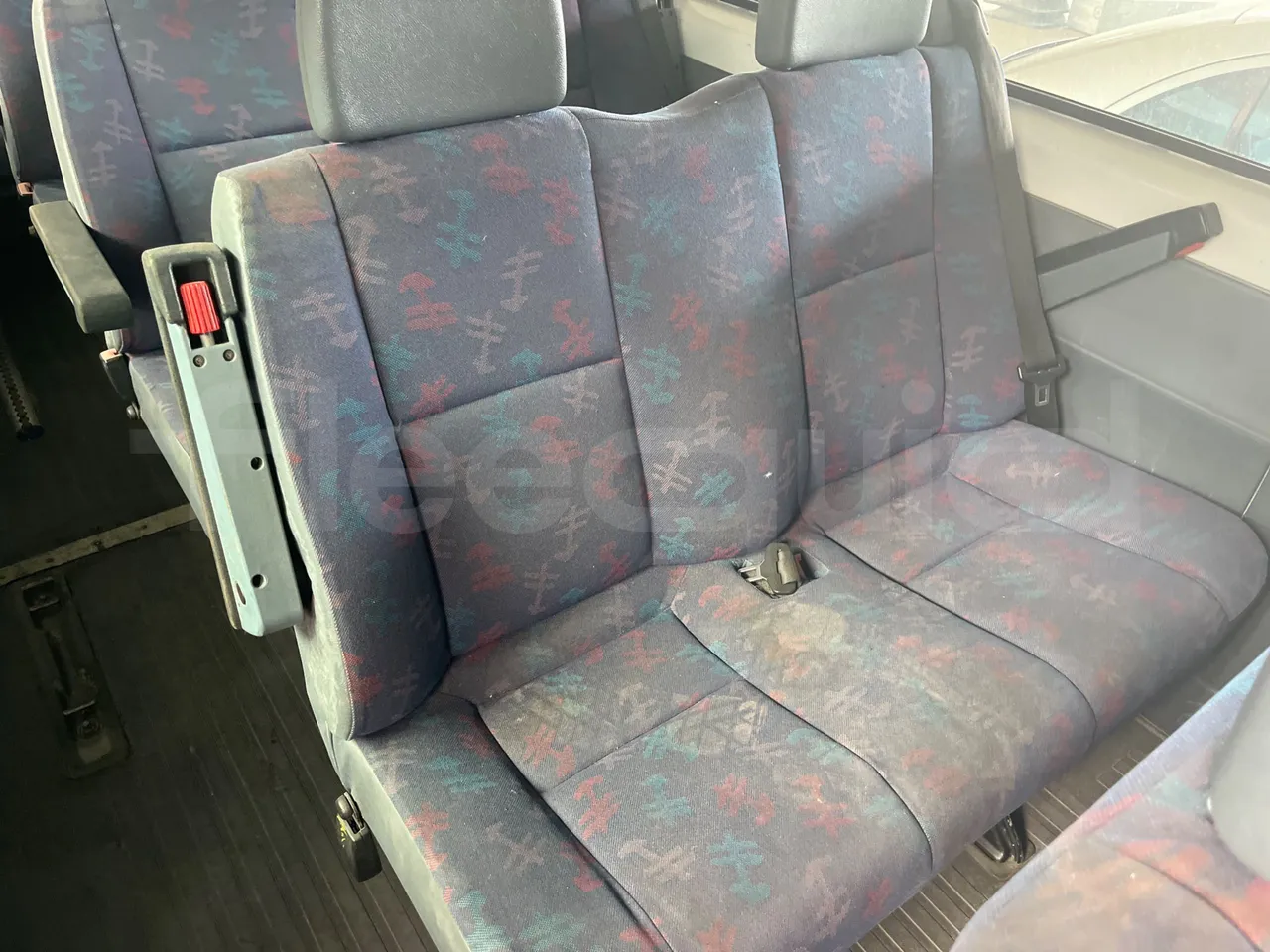 Mercedes-Benz Sprinter 312 - Euro 2 - 90kW - 6.535m - single seat detail