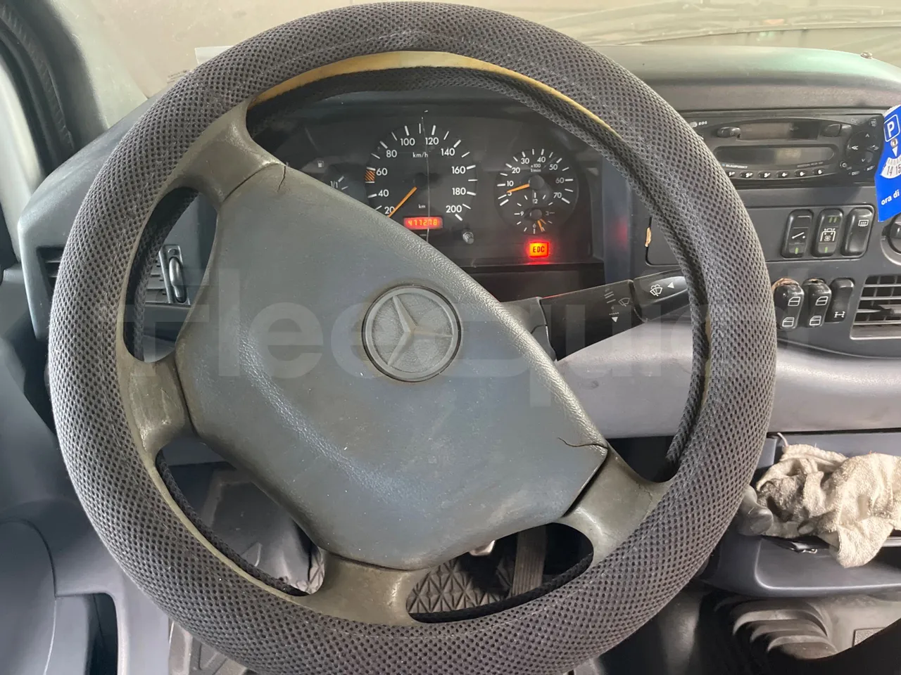 Mercedes-Benz Sprinter 312 - Euro 2 - 90kW - 6.535m - steering wheel photo