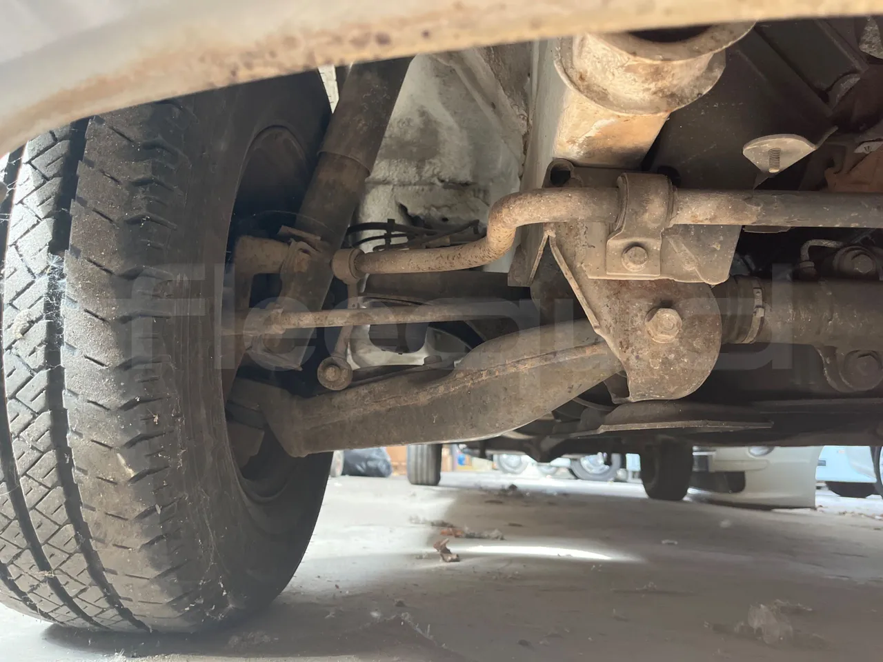 Mercedes-Benz Sprinter 312 - Euro 2 - 90kW - 6.535m - front axle right side