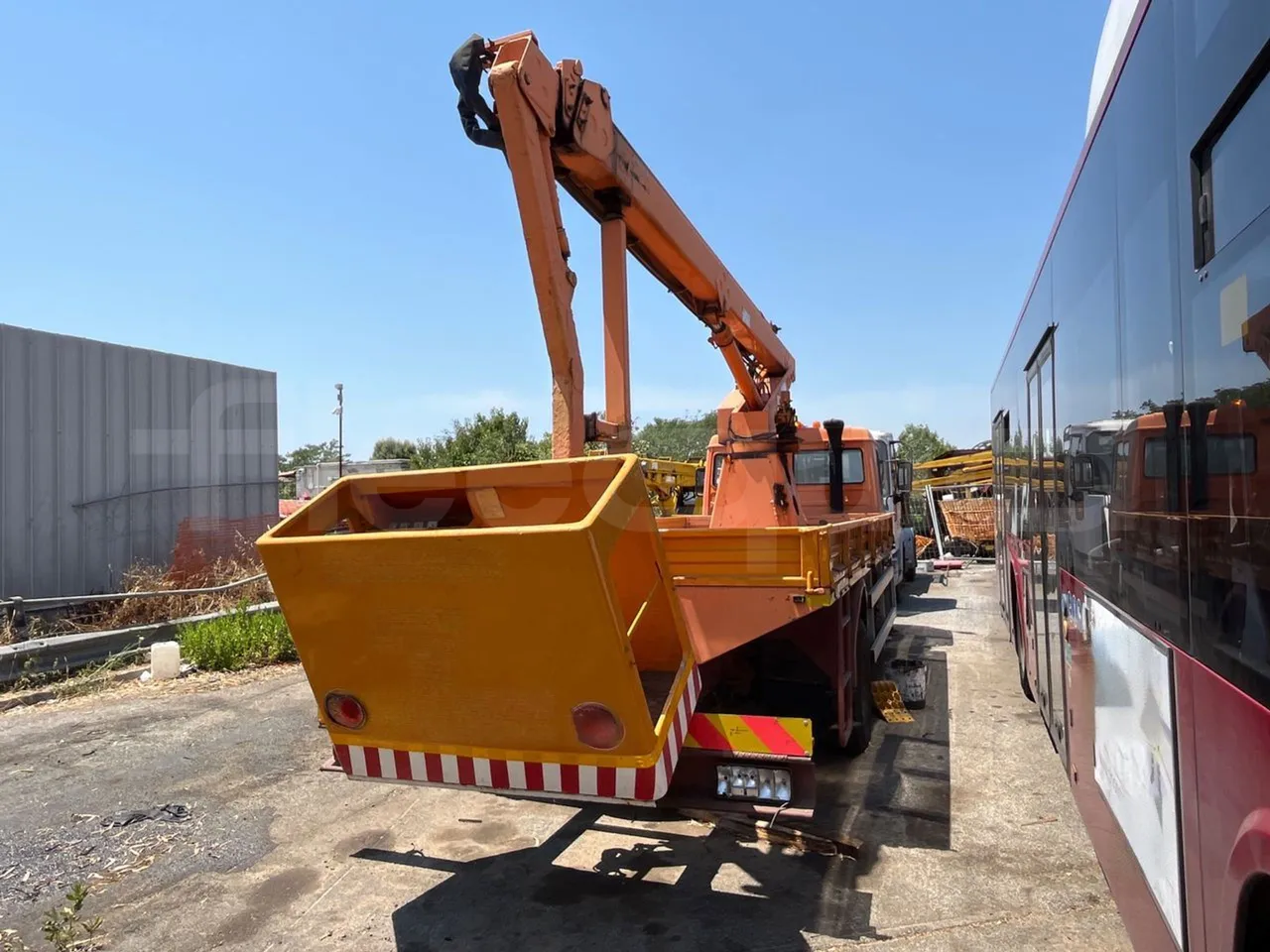 Iveco Fiat109 14.1.3 - EUR0 - 102kW - 7.77m - 3/4 right rear doors closed