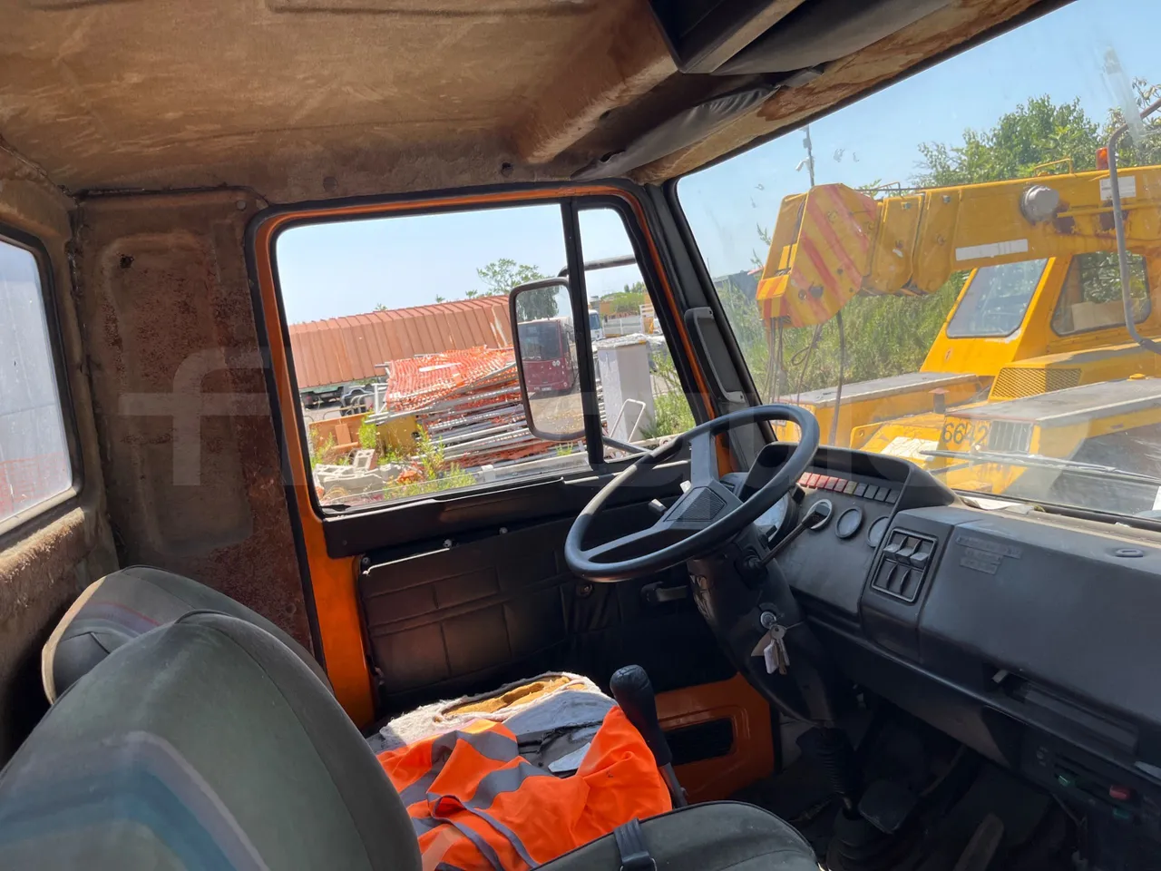 Iveco Fiat109 14.1.3 - EUR0 - 102kW - 7.77m - dashboard lights on
