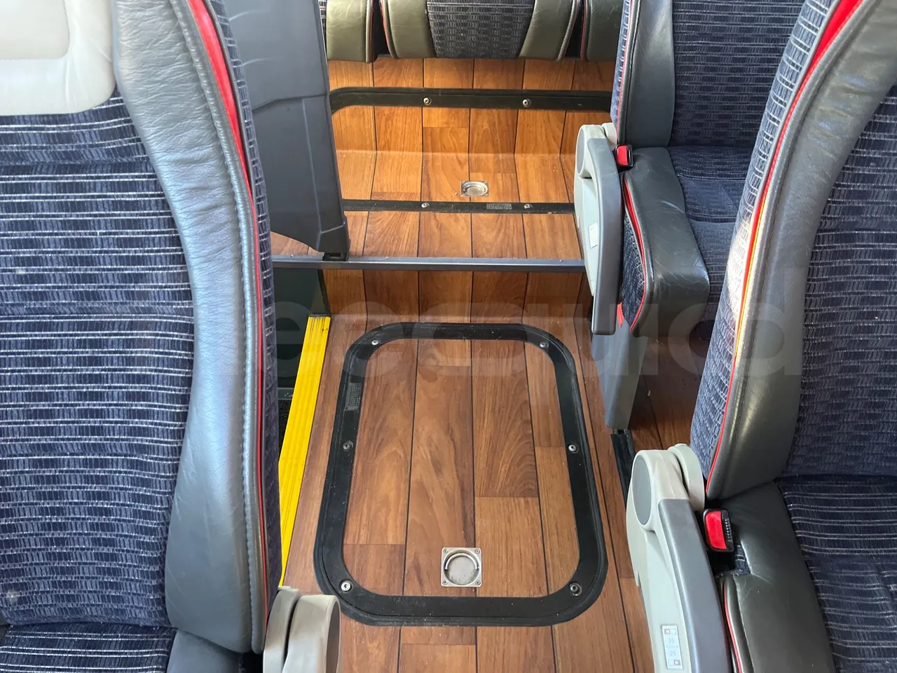 Temsa MD9 A VAR A3C - Euro5 - 184kW - 9.480mt - floor hatches photo