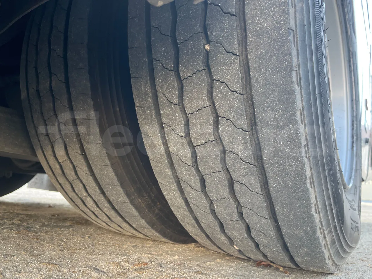 Temsa MD9 A VAR A3C - Euro5 - 184kW - 9.480mt - tread condition front tires left