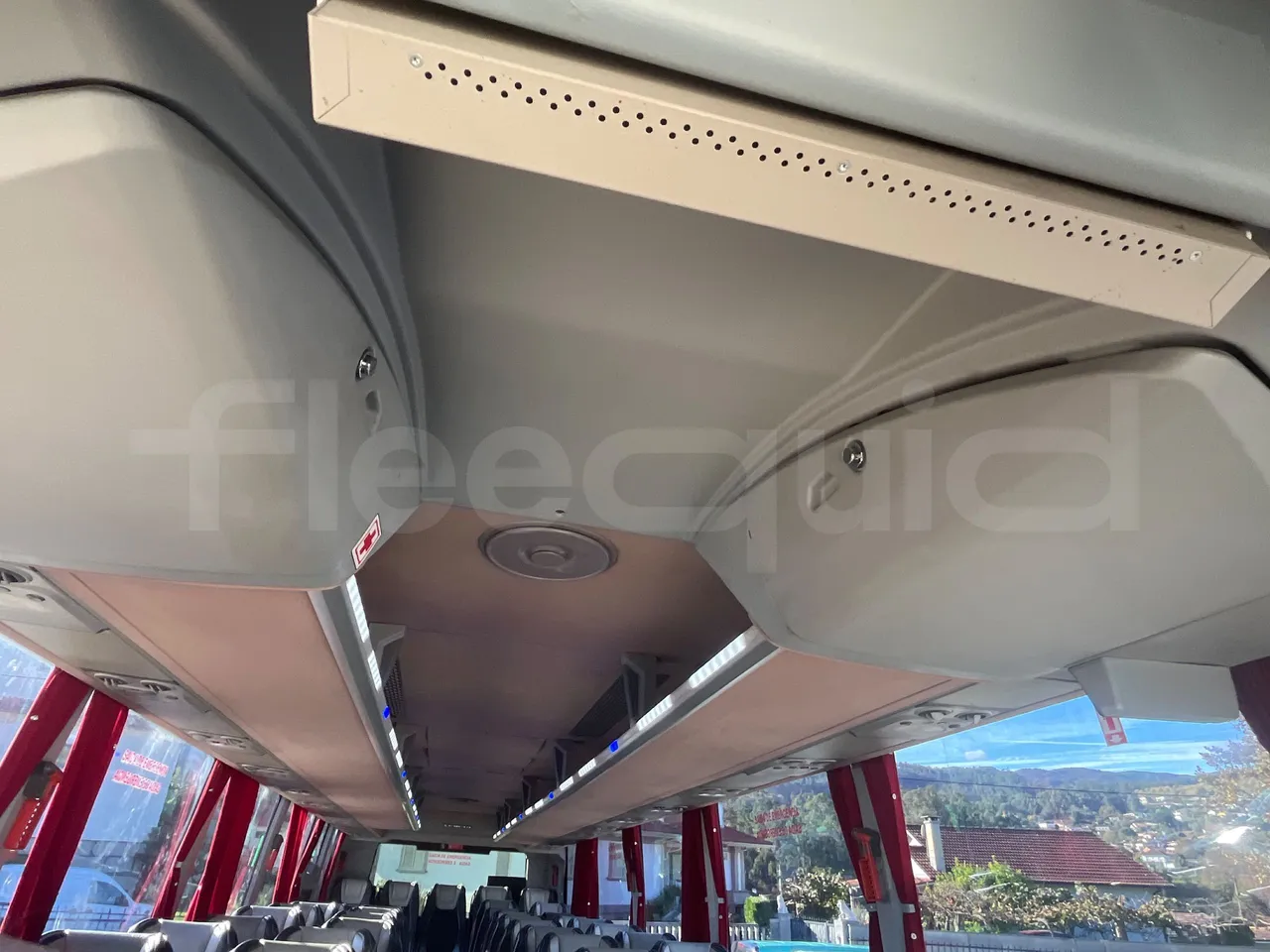 Temsa MD9 A VAR A3C - Euro5 - 184kW - 9.480mt - overhead compartments photo